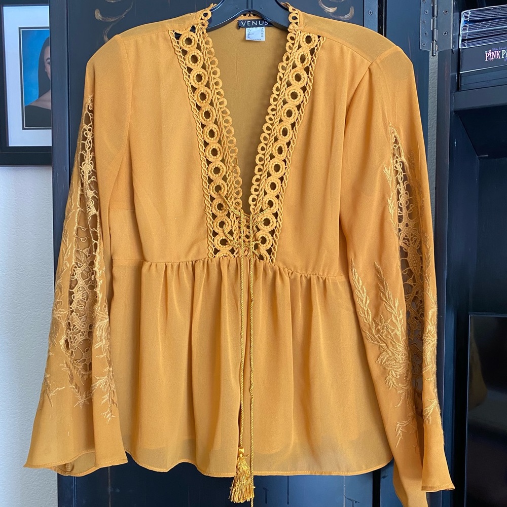Venus blouse